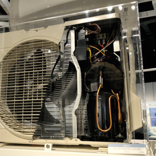 名古屋市科学館：エアコンの室外機のスケルトン