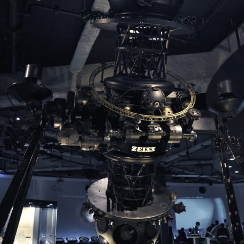 名古屋市科学館：天文館：宇宙のすがた：ZEISSのプラネタリム投影機